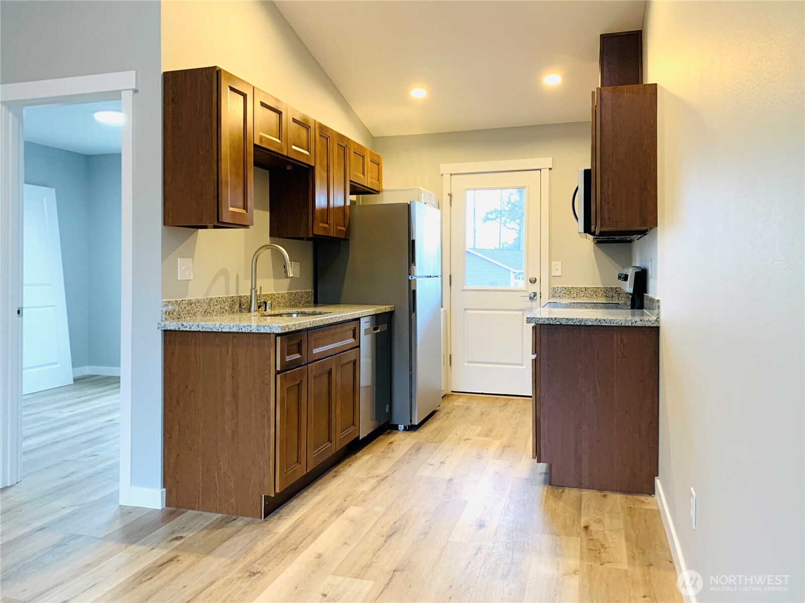 518 Dolphin Avenue NE