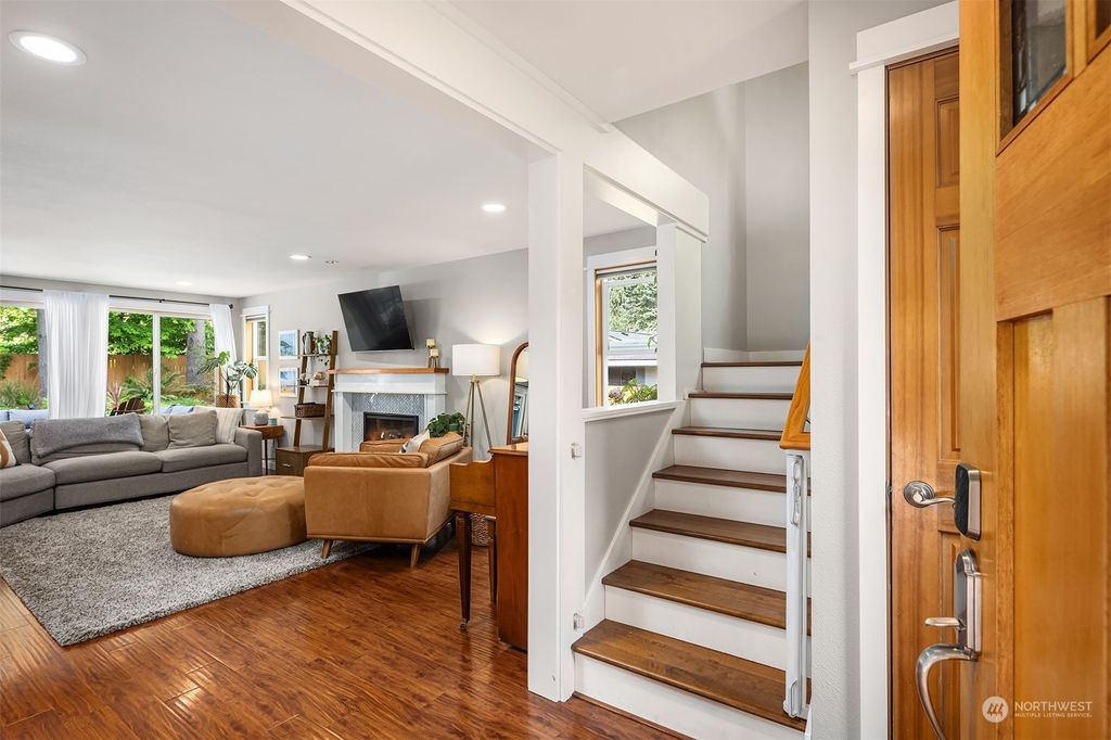 Photo of 15905 187th Avenue NE, Woodinville, WA 98072 (MLS # 2234339)