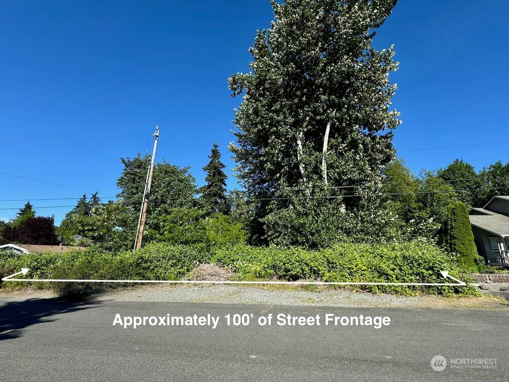 Photo of 153 XX 10th Avenue NE, Shoreline, WA 98155 (MLS # 2249493)