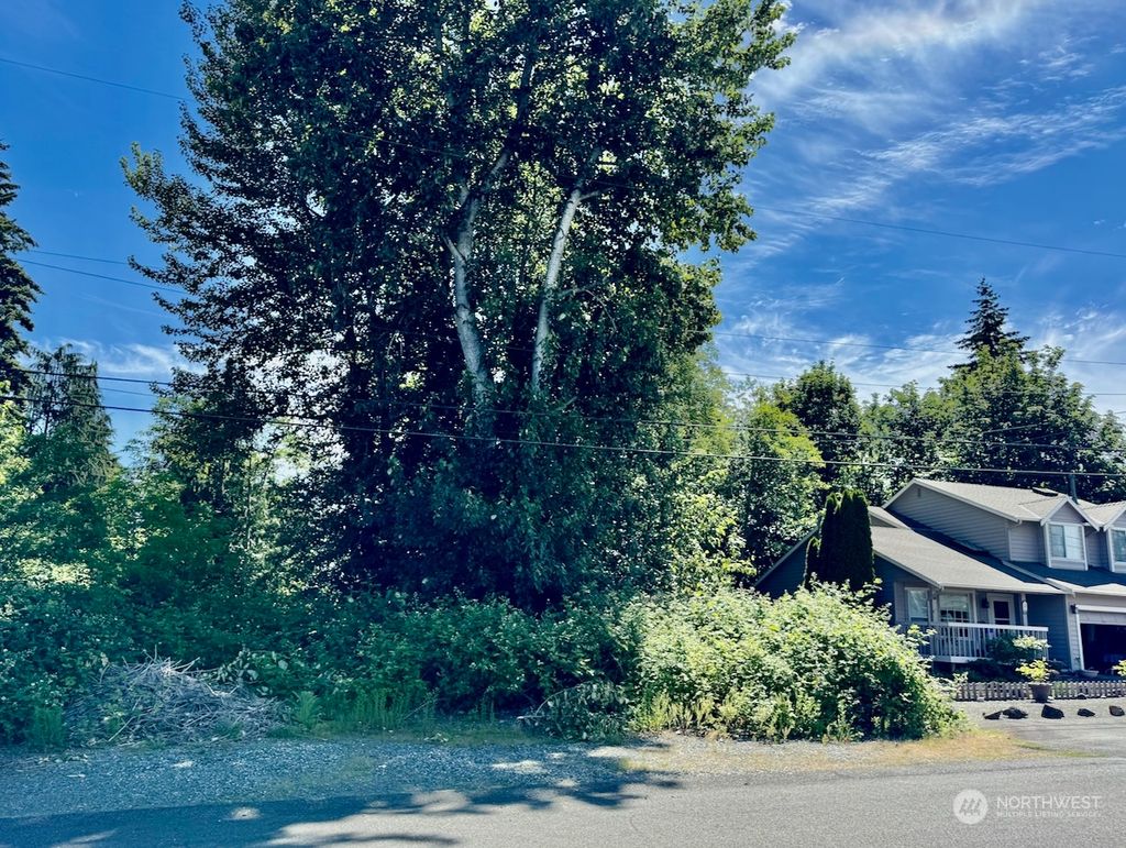 Photo of 153 XX 10th Avenue NE, Shoreline, WA 98155 (MLS # 2249493)
