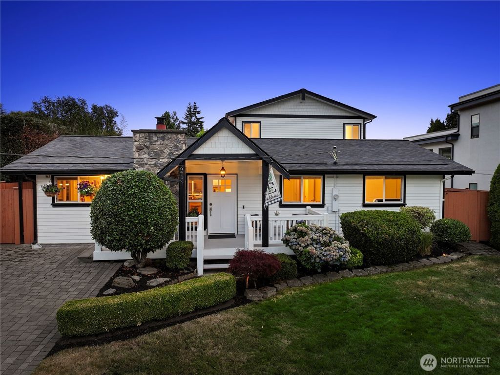 Photo of 641 10th Avenue, Kirkland, WA 98033 (MLS # 2418164)