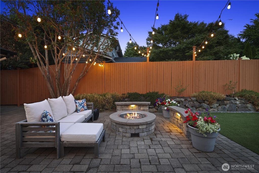 Photo of 641 10th Avenue, Kirkland, WA 98033 (MLS # 2418164)