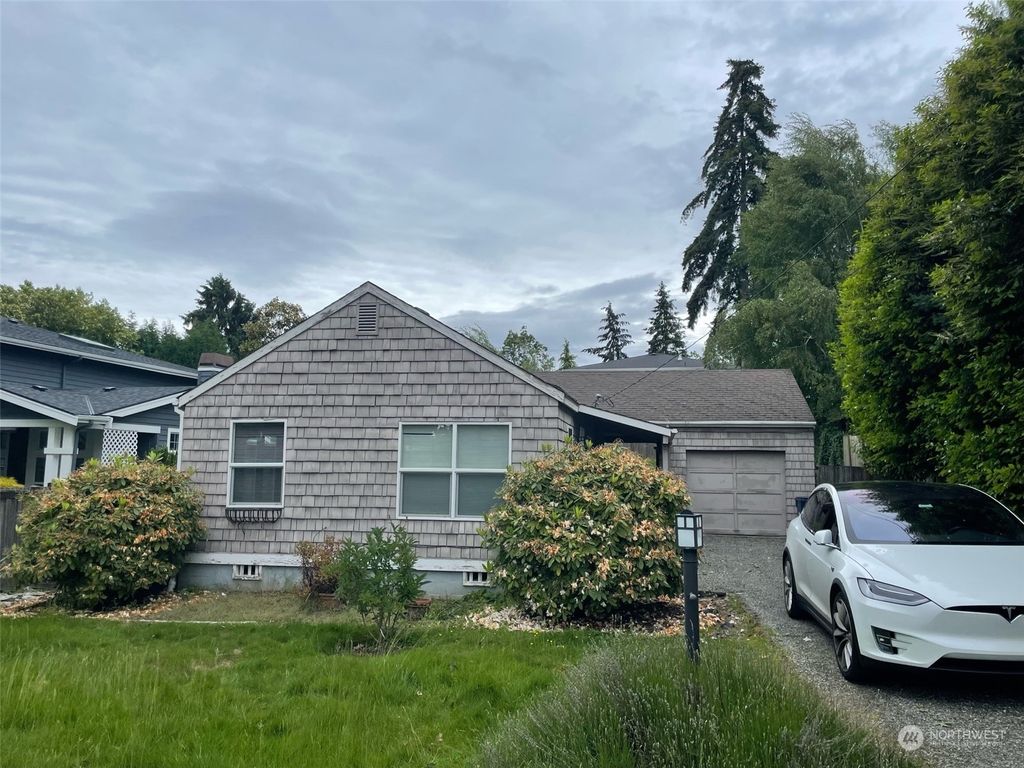 Photo of 520 7th Street S, Kirkland, WA 98033 (MLS # 2247782)