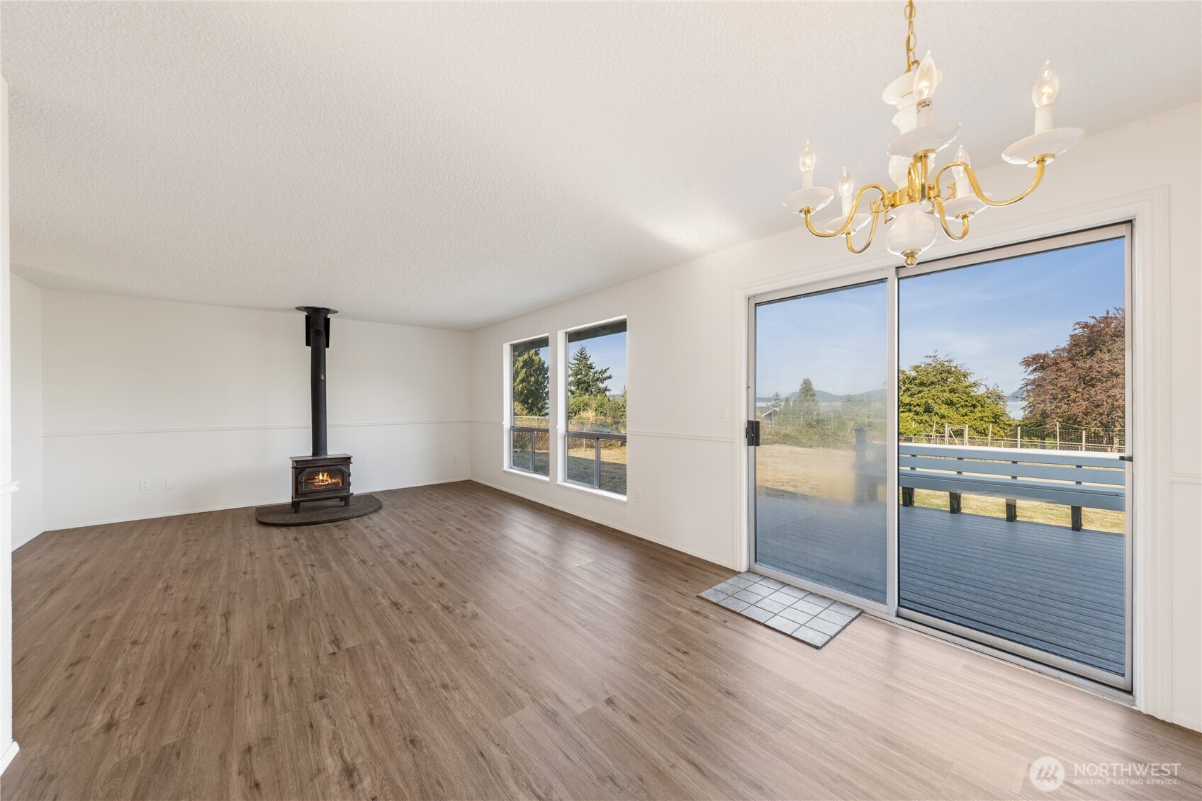 691 E Maplewood Loop