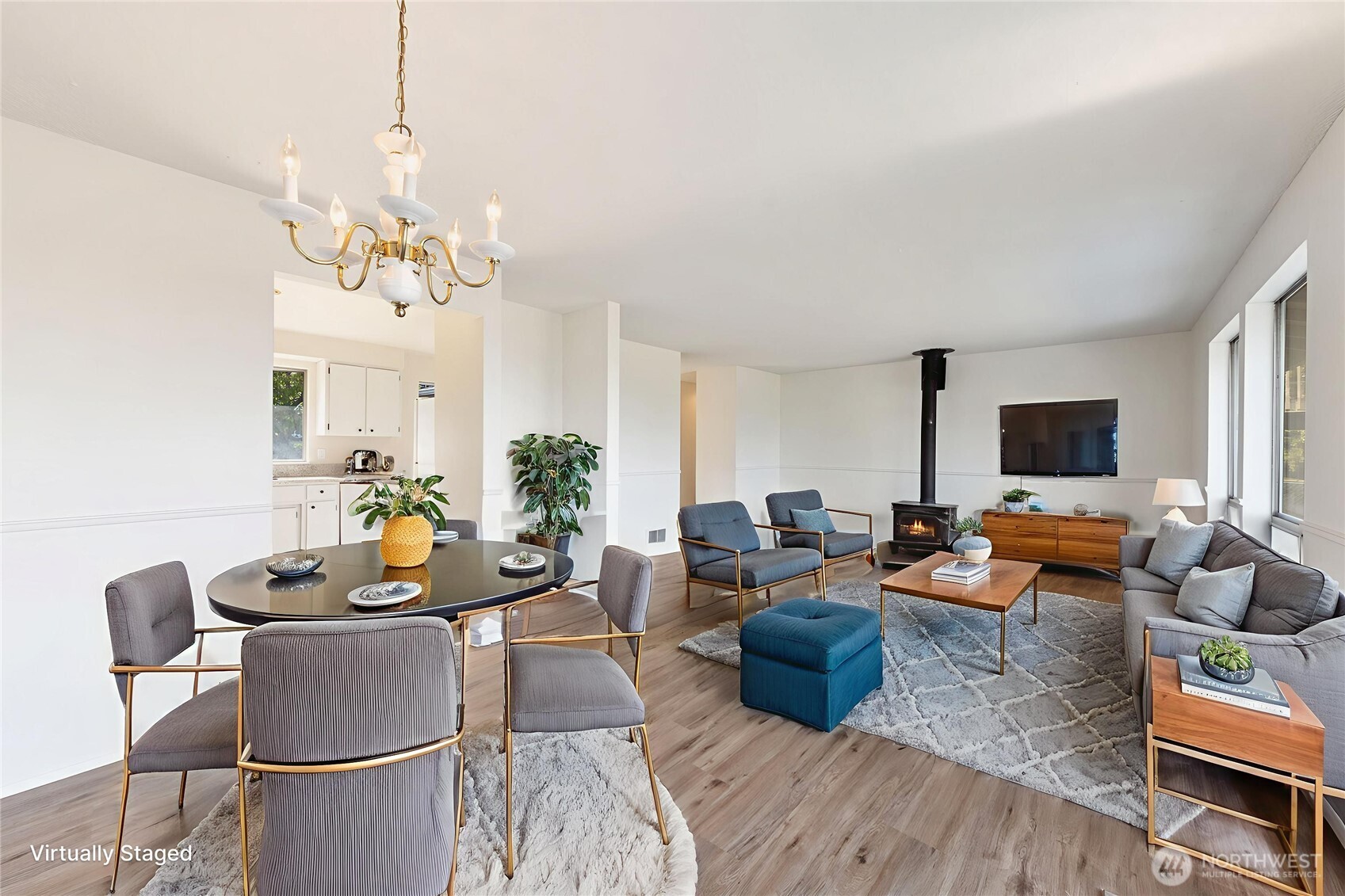 691 E Maplewood Loop