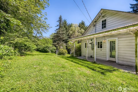 Photo of 600 Wildwood Boulevard SW, Issaquah, WA 98027 (MLS # 2533801)