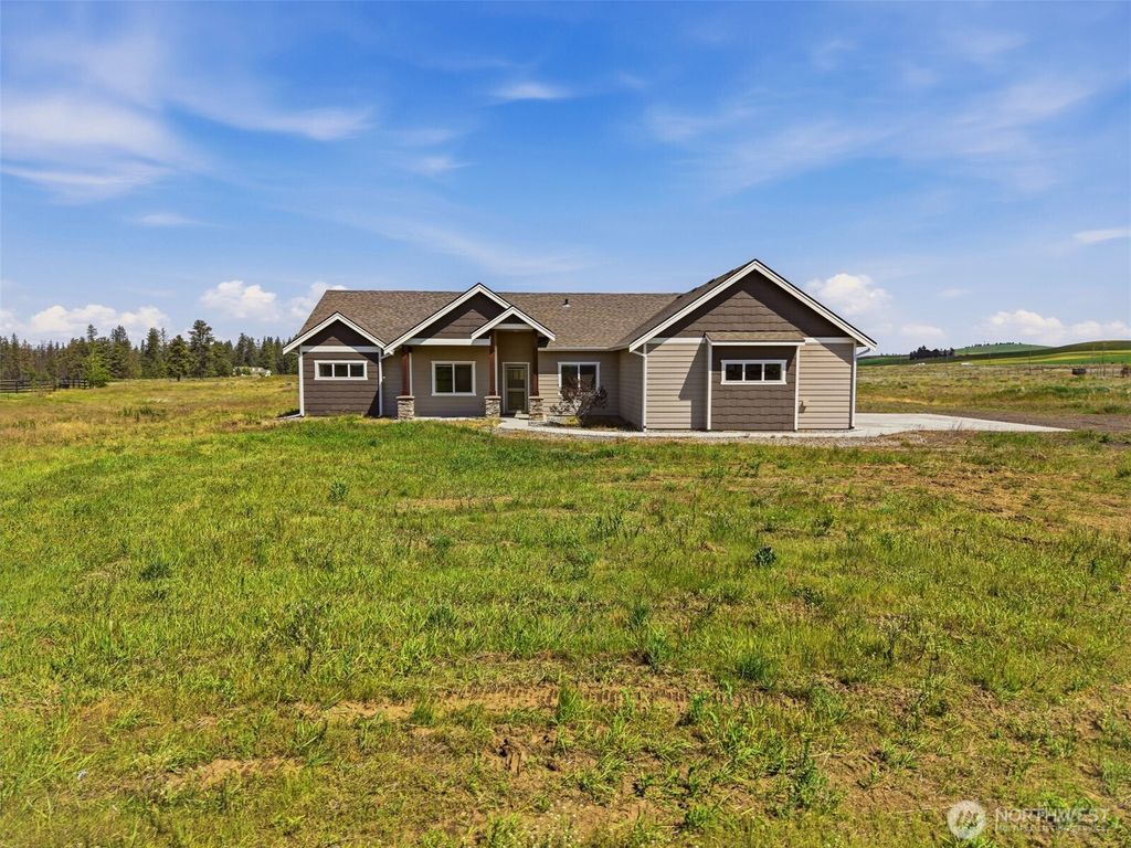 Photo of 16612 W Rolling Hills Estates Lane, Cheney, WA 99004 (MLS # 2525547)