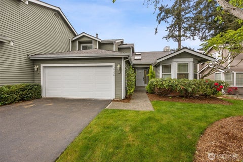 Photo of 24324 SE 41st Lane, Issaquah, WA 98029 (MLS # 2518421)