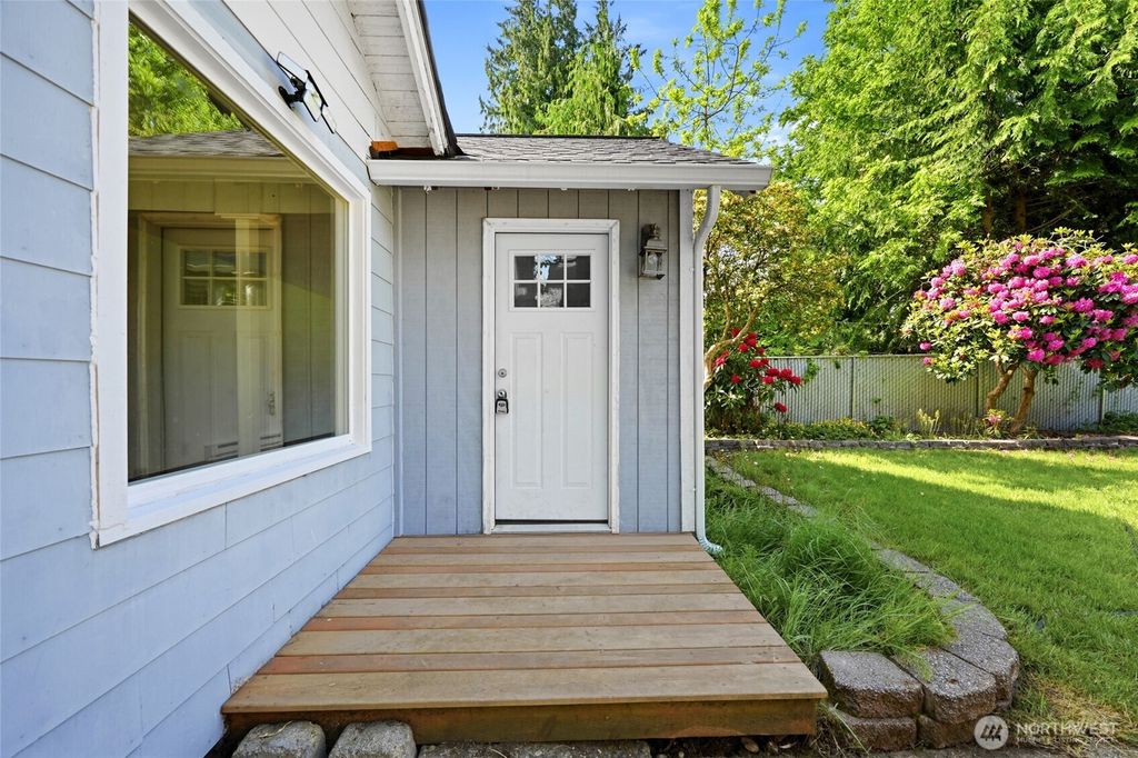 Photo of 10330 Stone Avenue N, Seattle, WA 98133 (MLS # 2526755)