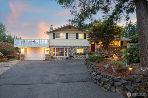 Photo of 2408 N Greeley Drive, Kelso, WA 98626 (MLS # 2541275)