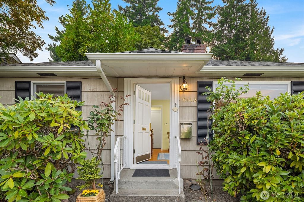 Photo of 5143 48th Avenue NE, Seattle, WA 98105 (MLS # 2428879)