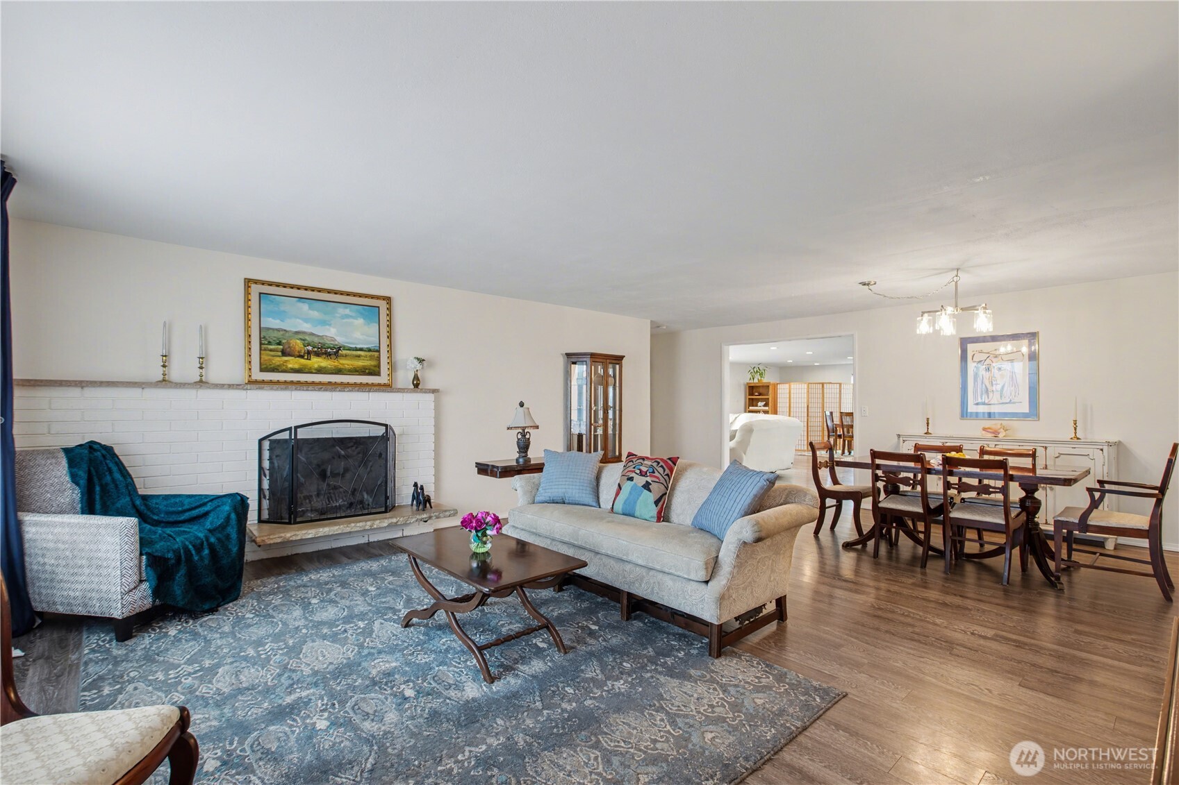 4020 N Vassault Street