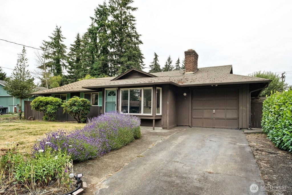 Photo of 606 SW 302nd Street, Federal Way, WA 98023 (MLS # 2548949)