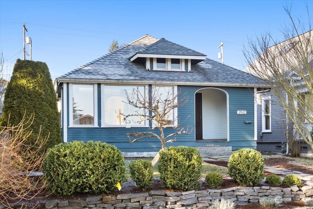 Photo of 2512 Maple Street, Everett, WA 98201 (MLS # 2326871)