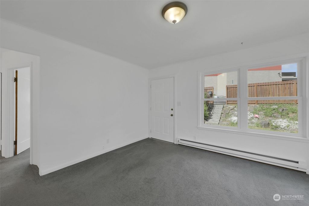 Photo of 15534 25th Ave Ave NE, Shoreline, WA 98155 (MLS # 2241480)