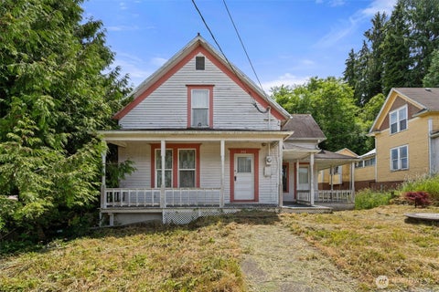 Photo of 212 Alder Street, South Bend, WA 98586 (MLS # 2540778)