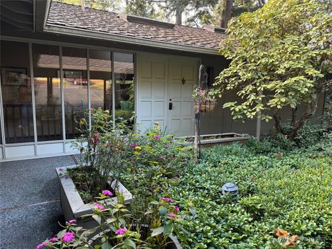 Photo of 8407 SE 82nd Street, Mercer Island, WA 98040 (MLS # 2457074)