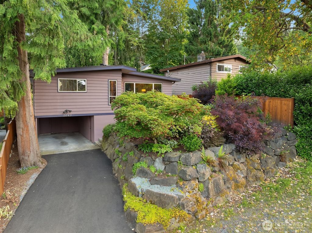 Photo of 1643 NE 186th Street, Shoreline, WA 98155 (MLS # 2394031)