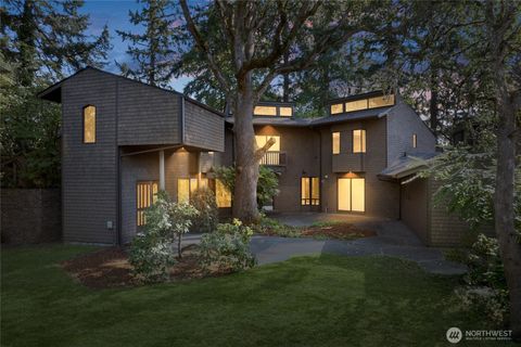 Photo of 12809 3rd Avenue Ct E, Tacoma, WA 98445 (MLS # 2436210)