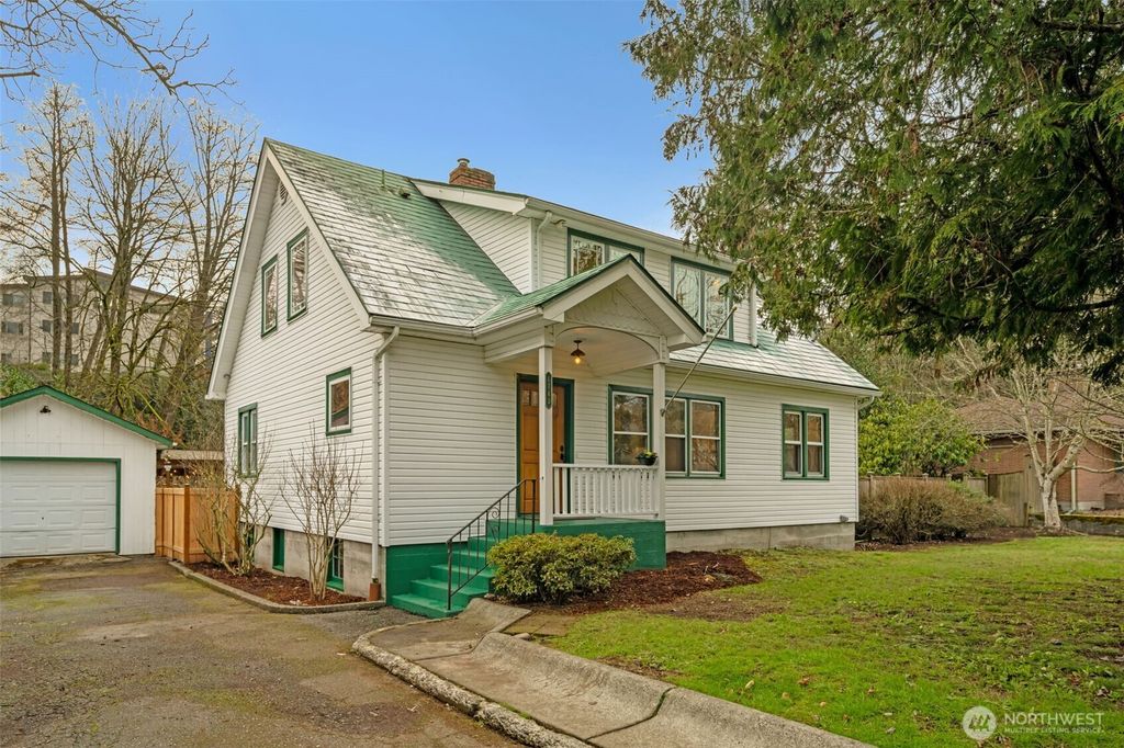 Photo of 1743 NE 130th Place, Seattle, WA 98125 (MLS # 2475441)