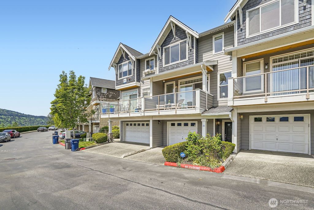 Photo of 23120 SE Black Nugget Rd Rd #X2, Issaquah, WA 98029 (MLS # 2371097)