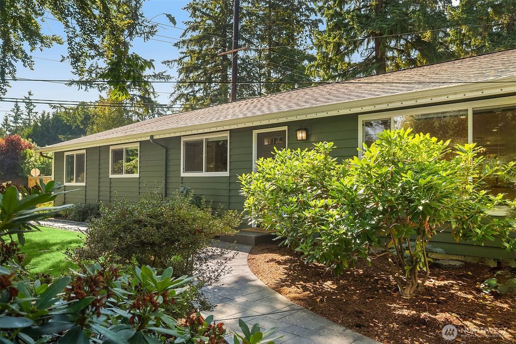 Photo of 19507 170th Avenue NE, Woodinville, WA 98072 (MLS # 2437718)