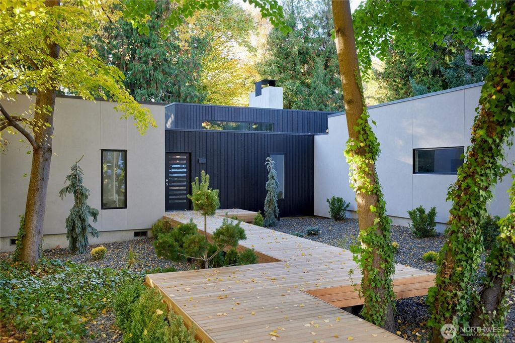 Photo of 910 Fern Avenue, Walla Walla, WA 99362 (MLS # 2459460)