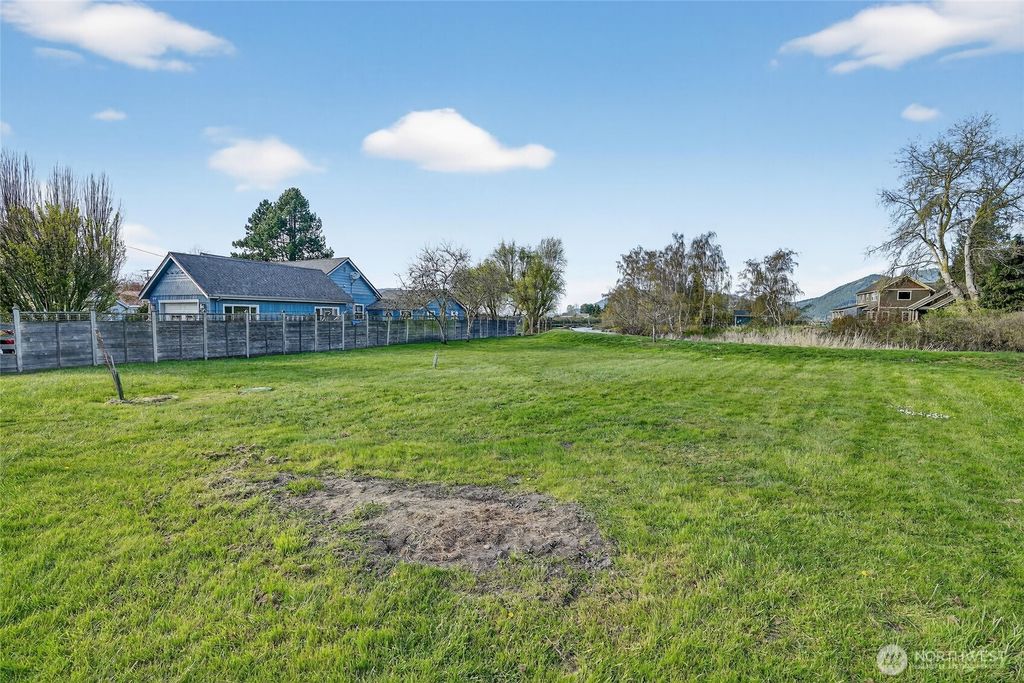 Photo of 14075 Mactaggart Avenue, Edison, WA 98232 (MLS # 2504382)