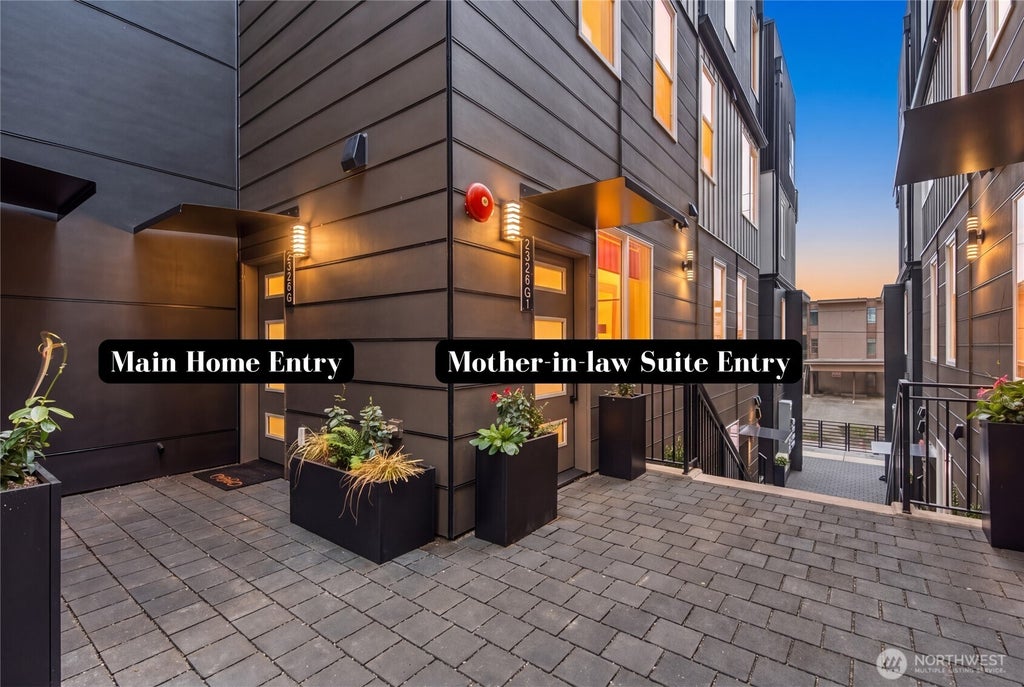 Photo of 2328 Franklin Avenue E #G, Seattle, WA 98102 (MLS # 2588637)