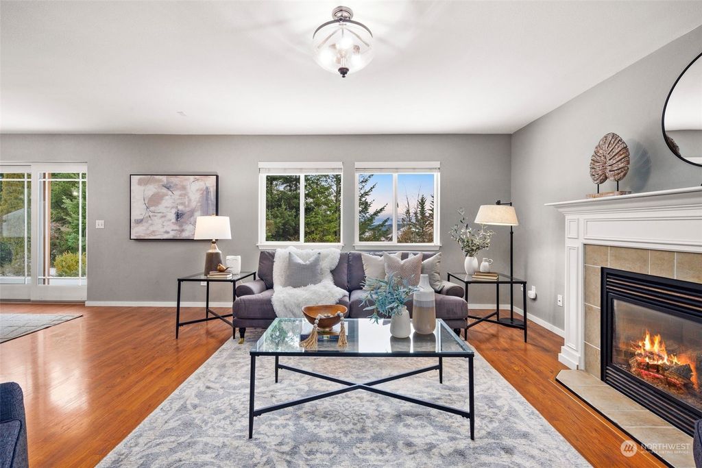 Photo of 6923 Autumn Avenue SE, Snoqualmie, WA 98065 (MLS # 2006794)