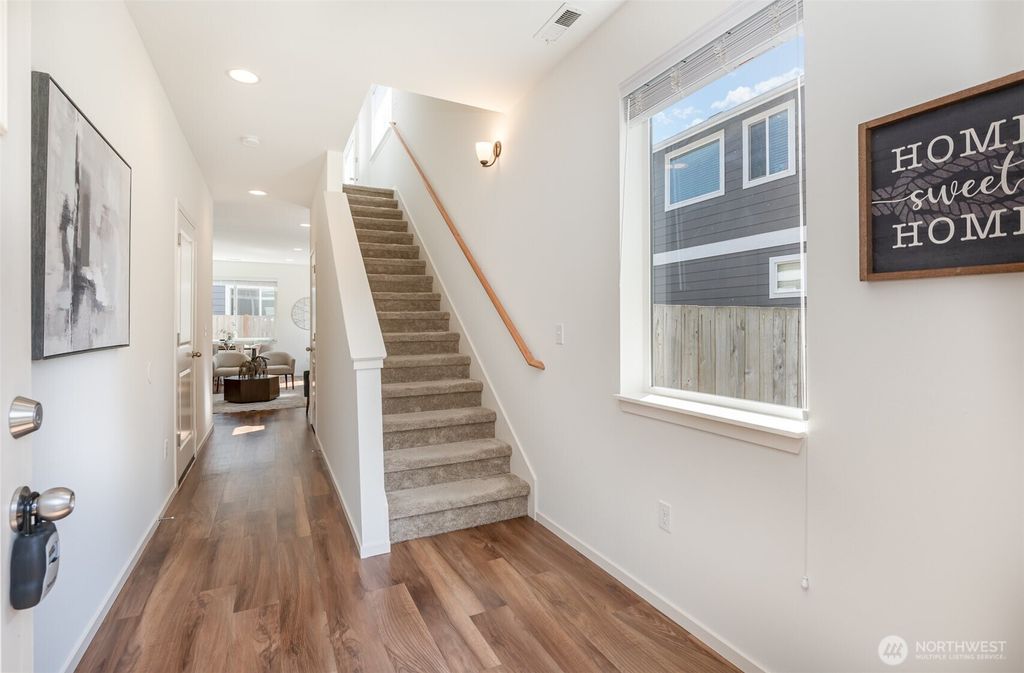 Photo of 114 160th Place SW, Lynnwood, WA 98087 (MLS # 2385388)