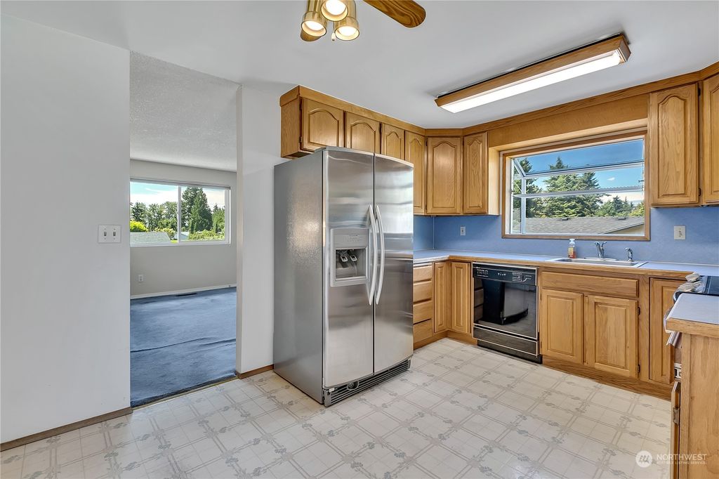 Photo of 19352 142nd Place SE, Renton, WA 98058 (MLS # 2264977)