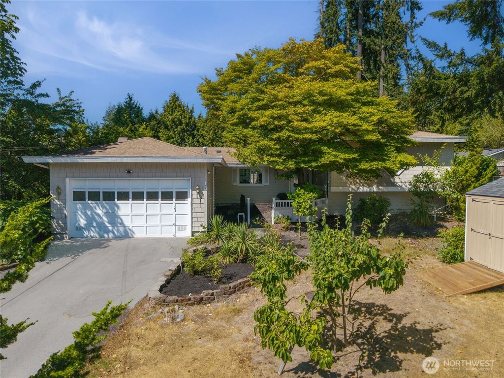 Photo of 15212 Cascadian Way, Lynnwood, WA 98087 (MLS # 2417943)