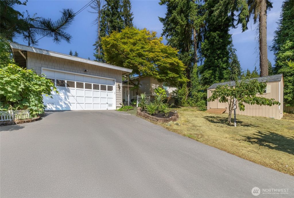 Photo of 15212 Cascadian Way, Lynnwood, WA 98087 (MLS # 2417943)