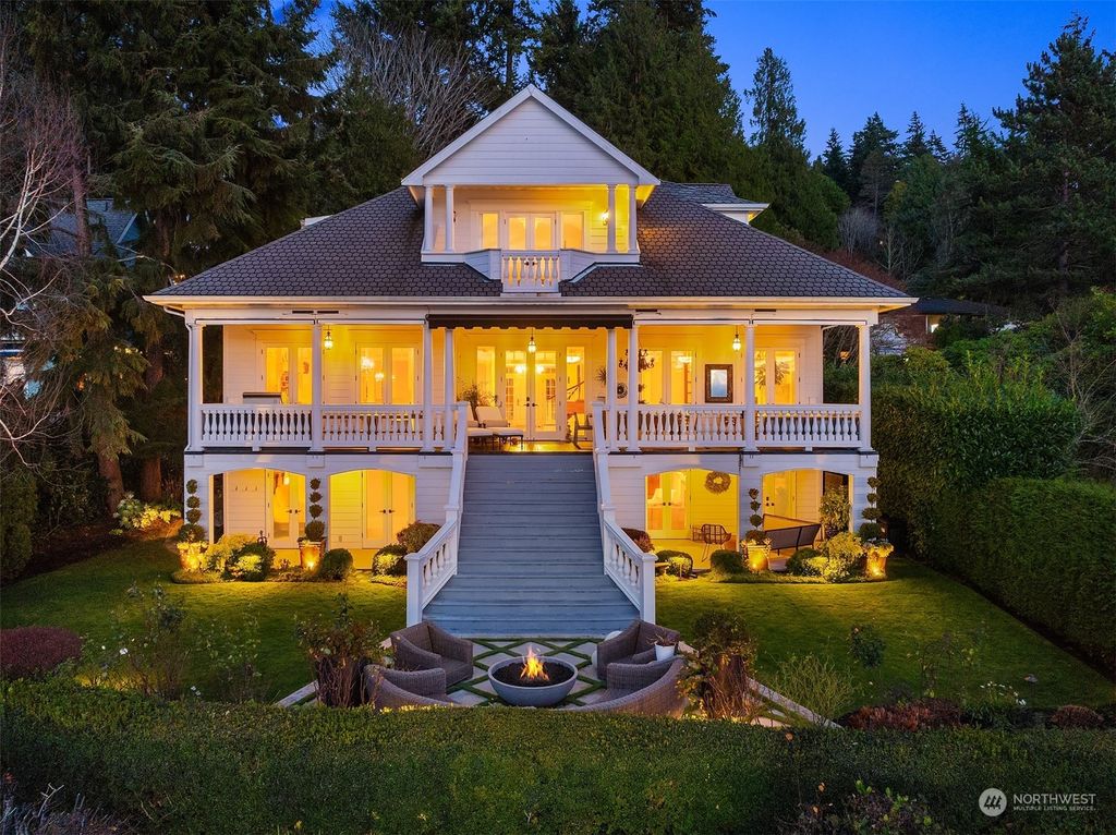 Photo of 15615 Maplewild Avenue SW, Burien, WA 98166 (MLS # 2318165)