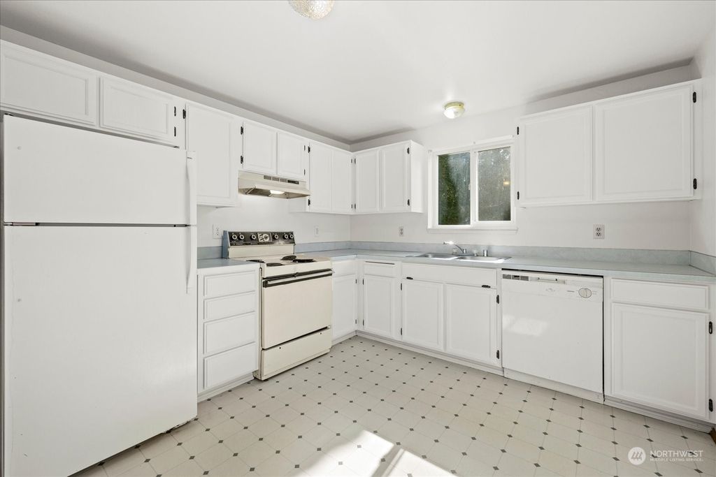 Photo of 116 120 Lewis Avenue, Gold Bar, WA 98251 (MLS # 2228517)