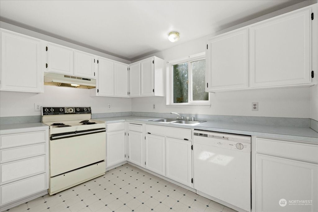 Photo of 116 120 Lewis Avenue, Gold Bar, WA 98251 (MLS # 2228517)