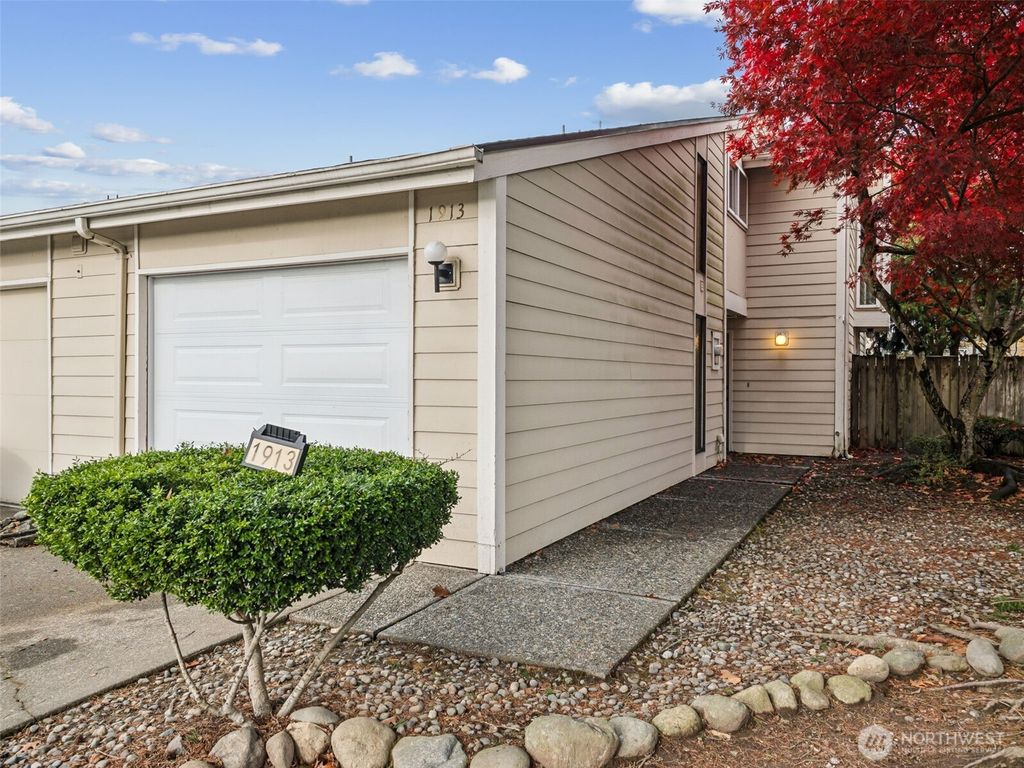 Photo of 1913 M Street NE #1913, Auburn, WA 98002 (MLS # 2447925)