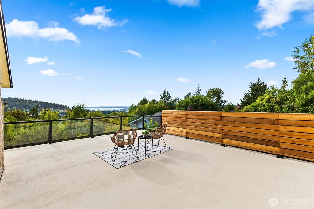 Photo of 904 Puget Street, Bellingham, WA 98226 (MLS # 2553878)