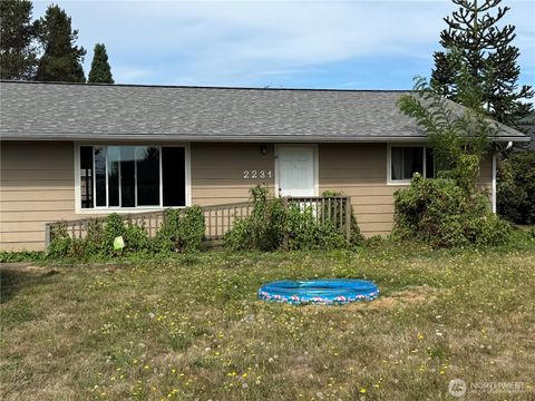 Photo of 2231 46th Avenue, Longview, WA 98632 (MLS # 2431890)