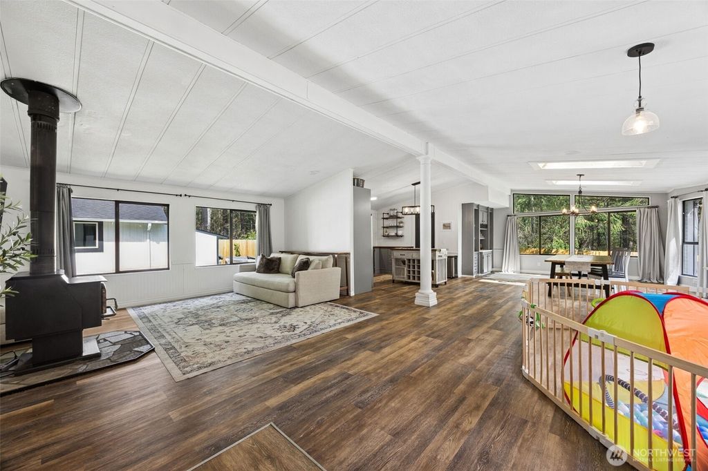 Photo of 30428 Cumberland Kanaskat Road SE, Ravensdale, WA 98051 (MLS # 2514465)