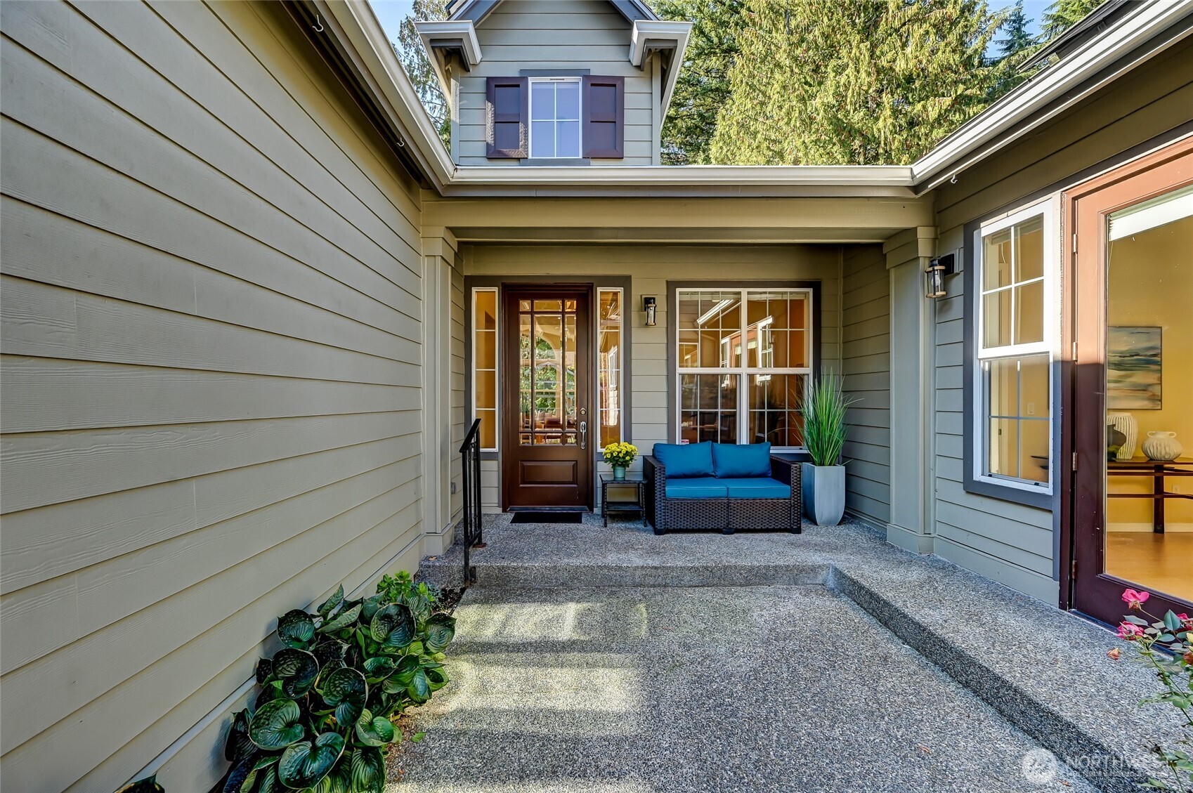 12115 Big Leaf Way NE