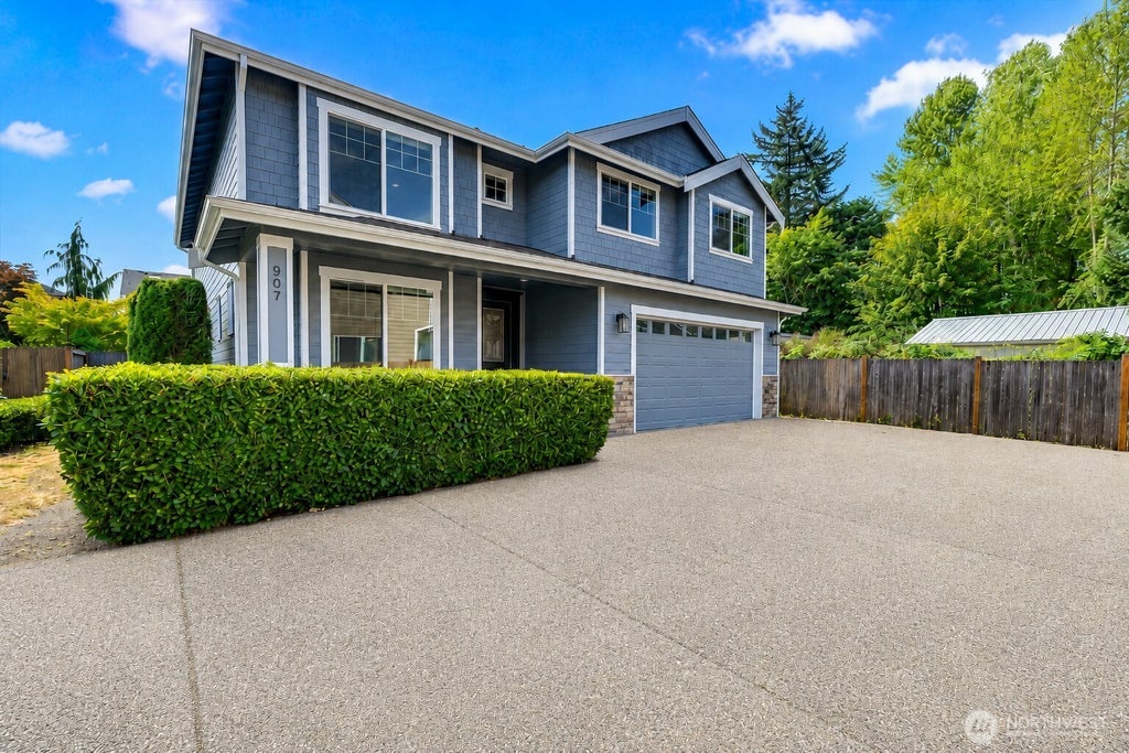 Photo of 907 Ilwaco Place NE, Renton, WA 98059 (MLS # 2574870)