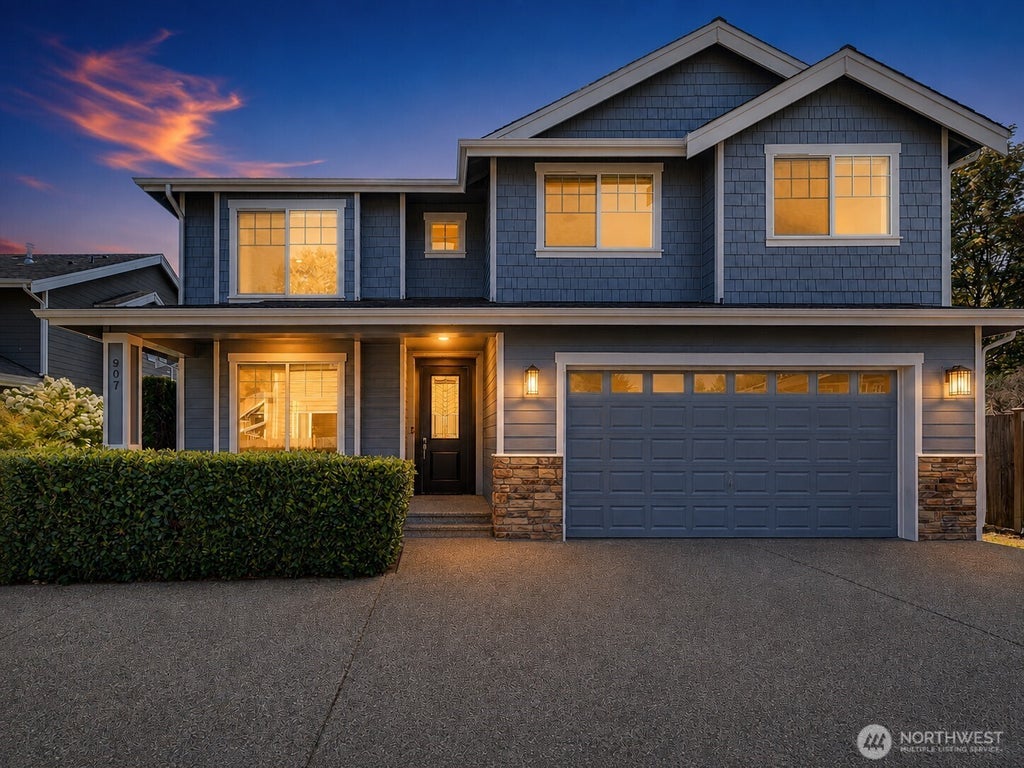 Photo of 907 Ilwaco Place NE, Renton, WA 98059 (MLS # 2574870)