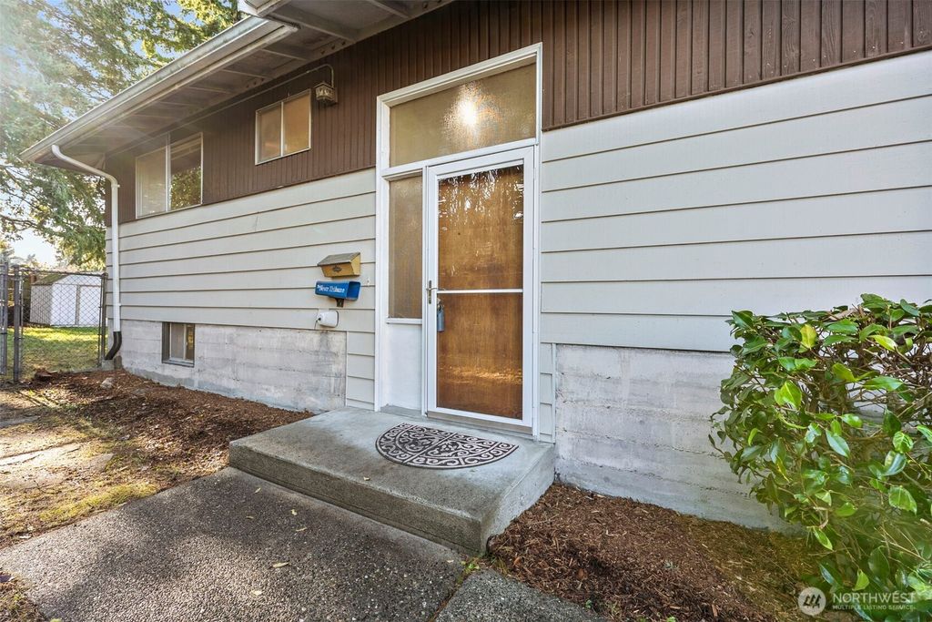 Photo of 5314 N 39th Street, Tacoma, WA 98407 (MLS # 2456174)