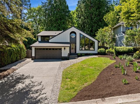 Photo of 2425 NW Oakcrest Drive, Issaquah, WA 98027 (MLS # 2522620)