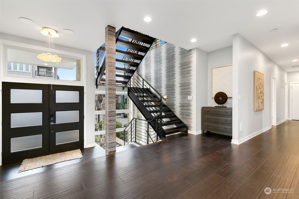 Photo of 1006 N 37th Street, Renton, WA 98056 (MLS # 2315788)