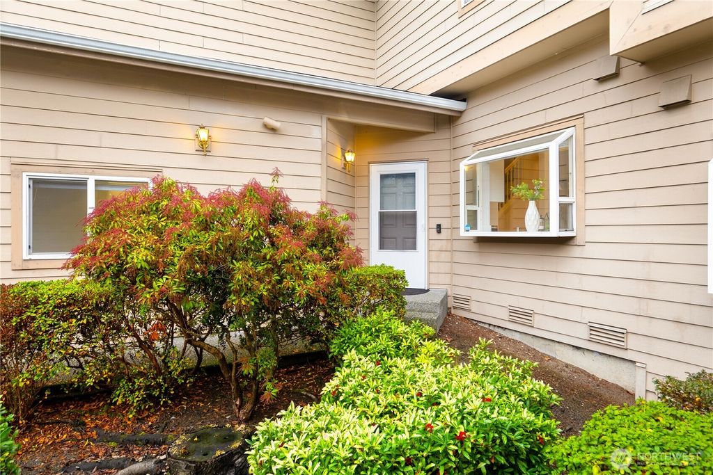 Photo of 20901 Cypress Way #16, Lynnwood, WA 98036 (MLS # 2459144)