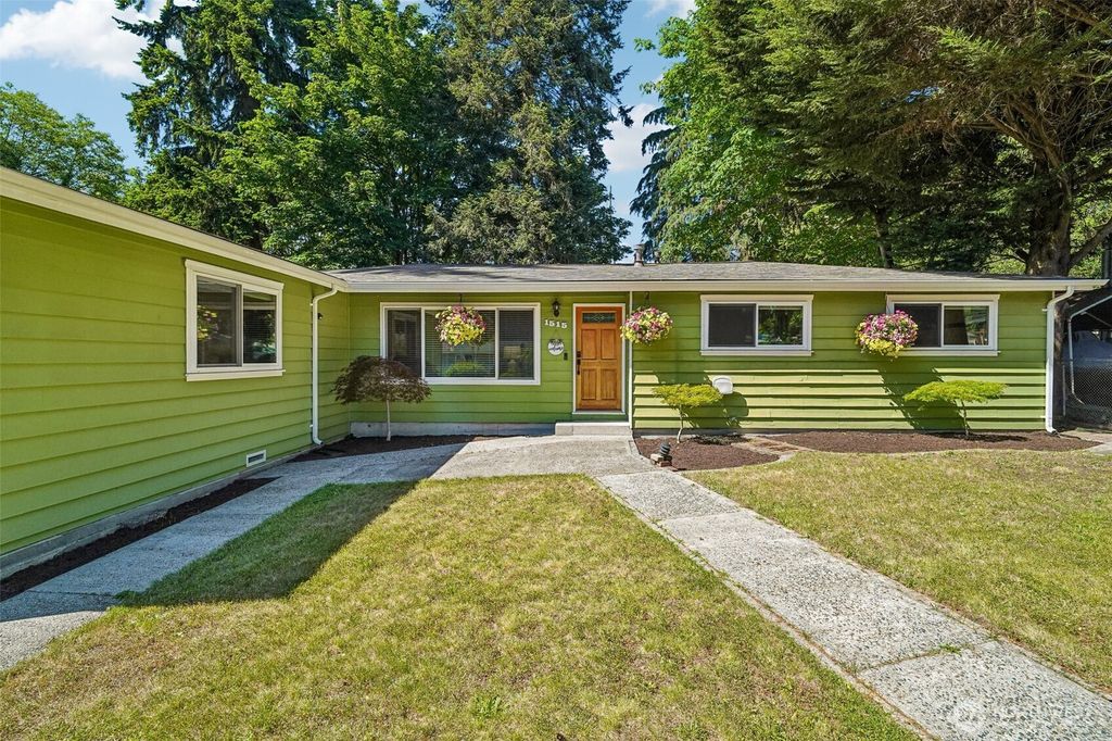 Photo of 1515 213th Place SW, Lynnwood, WA 98036 (MLS # 2541586)