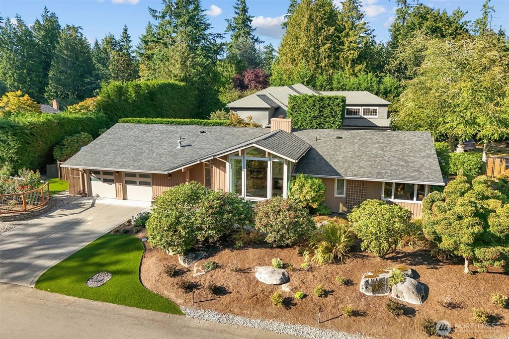 Photo of 9120 SE 46th Street, Mercer Island, WA 98040 (MLS # 2394502)